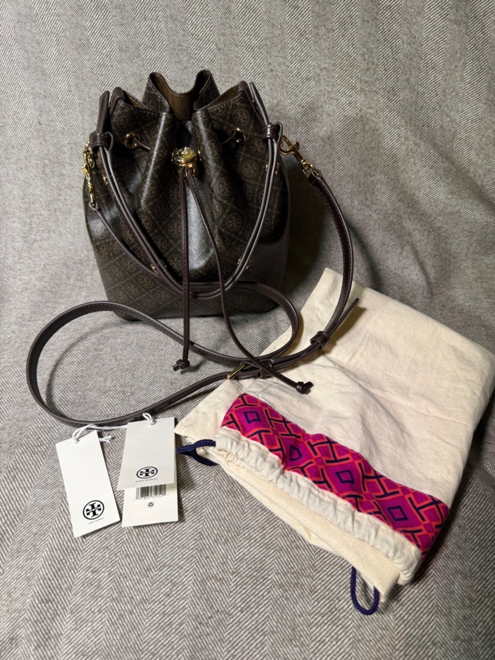 Pre-Owned Tory Burch T Monogram Coated Canvas Bucket Bag in French Press